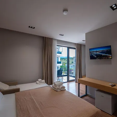 Ajden By Mira Mare 호텔 사밀